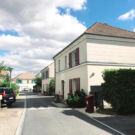 Cozy Apartment Bussy-Saint-Georges Exterior foto