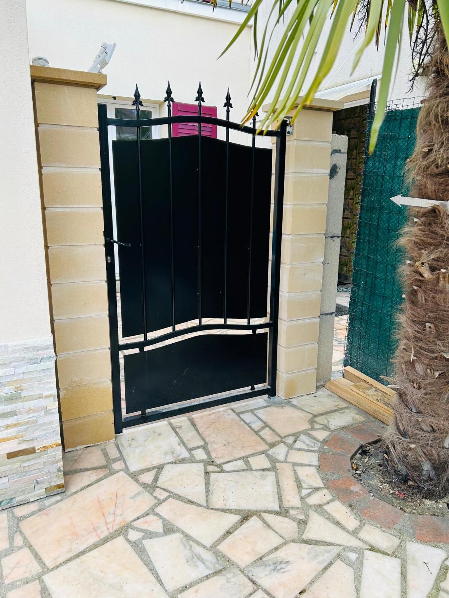 Cozy Apartment Bussy-Saint-Georges Exterior foto
